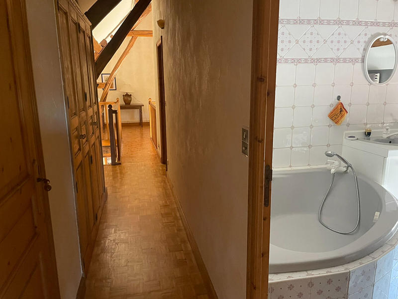 Demeure - 201 m² - 9 pièces