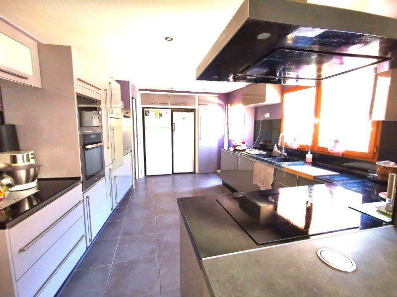 Maison - 207 m² - 8 pièces