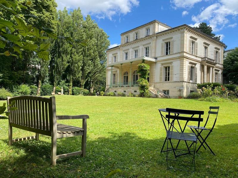 Appartement - 189 m² - 8 pièces