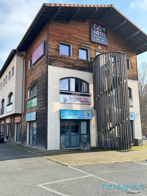 Bureau - 46 m² - 1 pièce