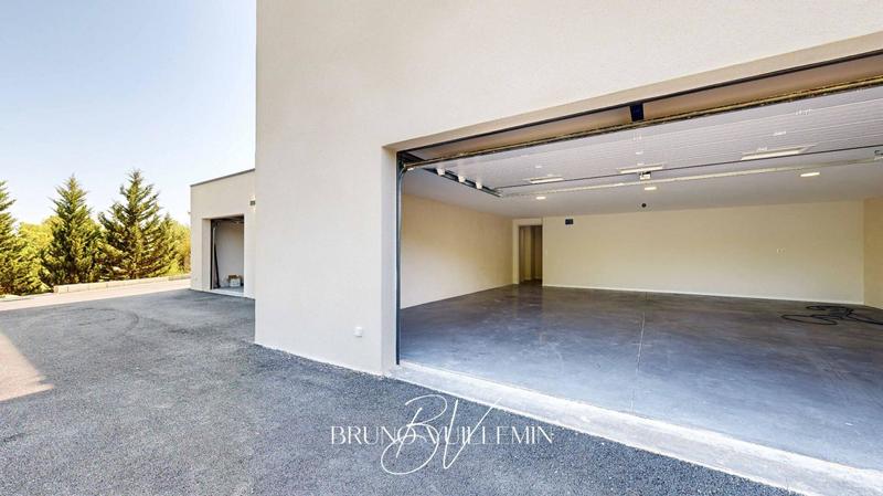 Villa - 384 m² - 7 pièces