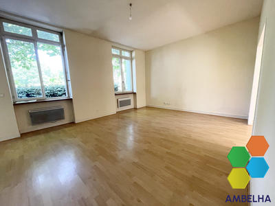 Appartement - 90 m² - 4 pièces