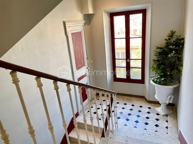 Immeuble - 240 m² - 12 pièces