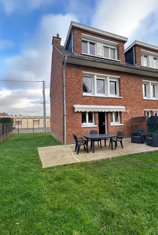 Maison - 79 m² - 6 pièces