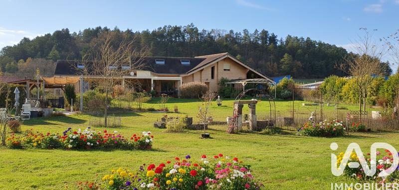 Châlet - 209 m² - 8 pièces