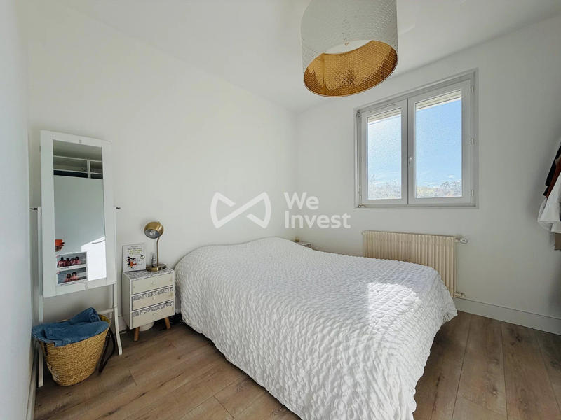 Maison - 182 m² - 9 pièces