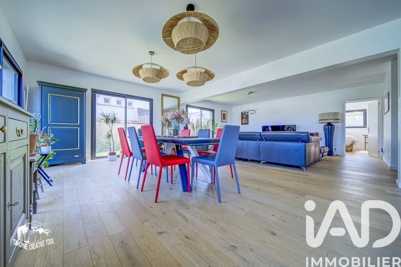 Maison - 181 m² - 7 pièces