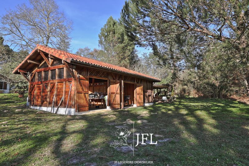 Propriété - 151 m² - 4 pièces