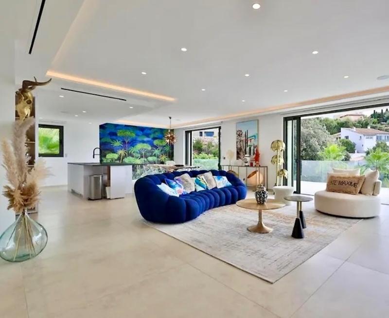 Villa - 280 m² - 6 pièces