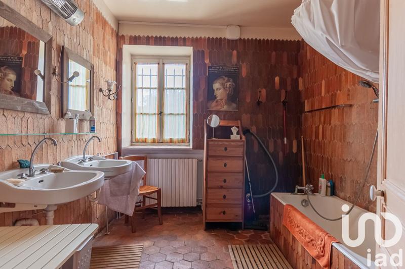 Maison - 215 m² - 8 pièces