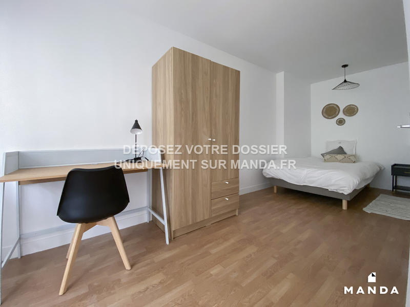 Chambre - 9 m² - 5 pièces