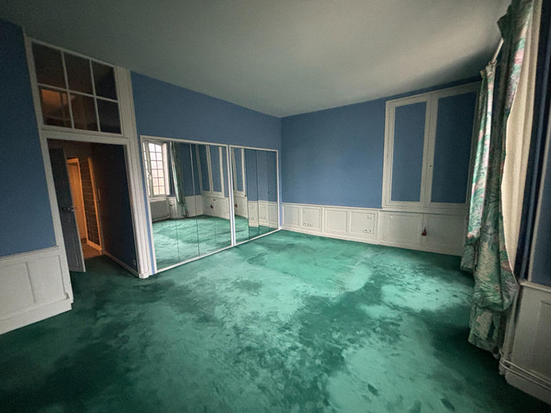 Maison - 255 m² - 9 pièces