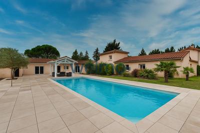 Maison - 300 m² - 14 pièces