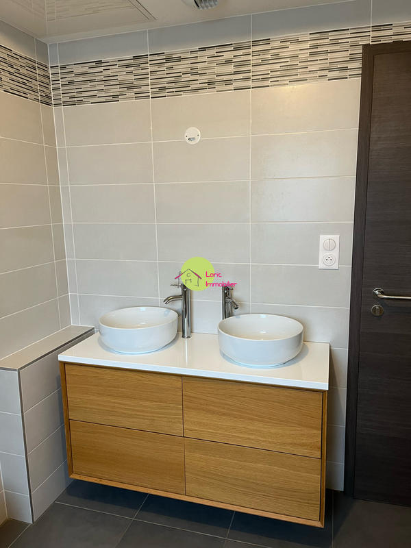 Maison - 90 m² - 5 pièces