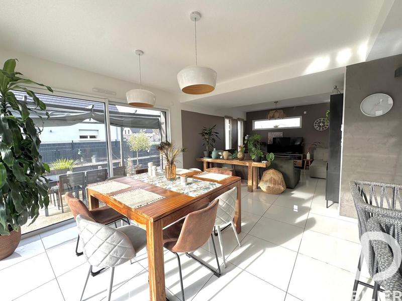 Maison - 105 m² - 6 pièces