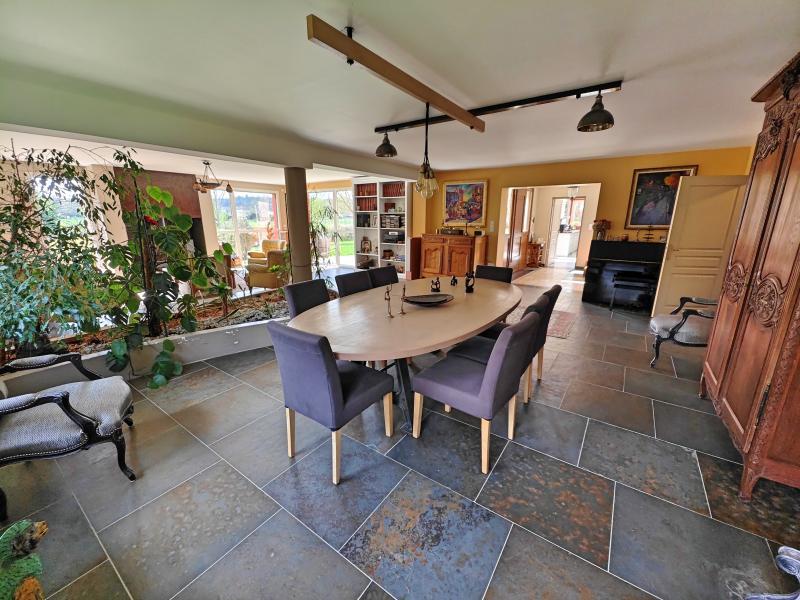 Maison - 332 m² - 9 pièces