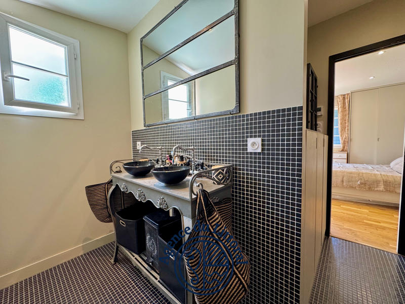 Maison - 166 m² - 6 pièces