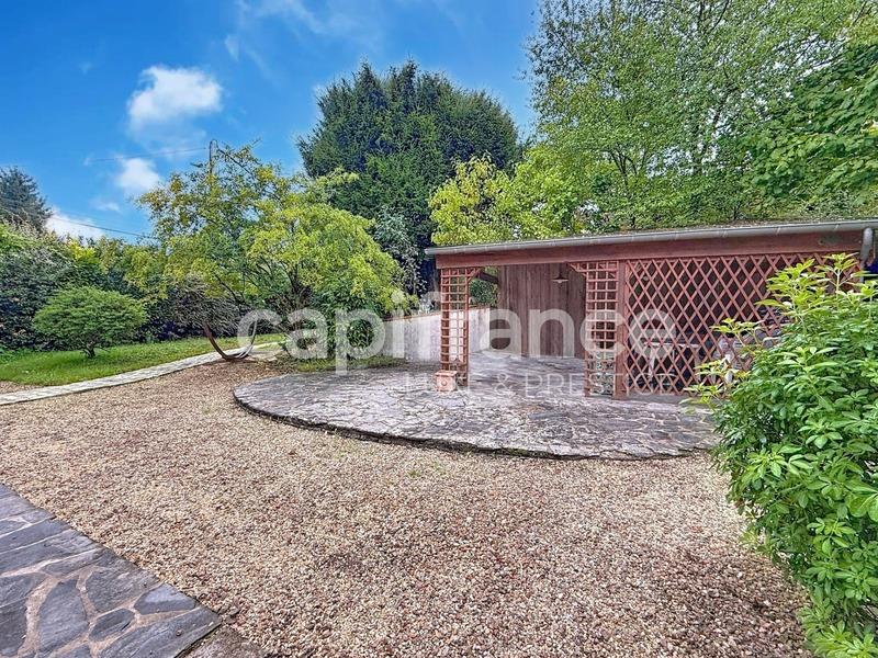 Maison - 305 m² - 9 pièces