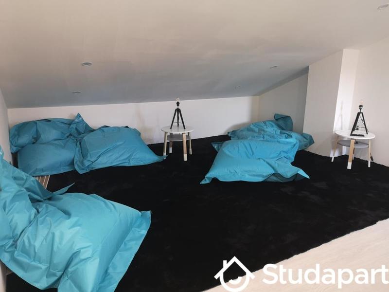 Chambre - 12 m² - 1 pièce