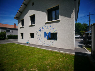 Maison - 140 m² - 8 pièces