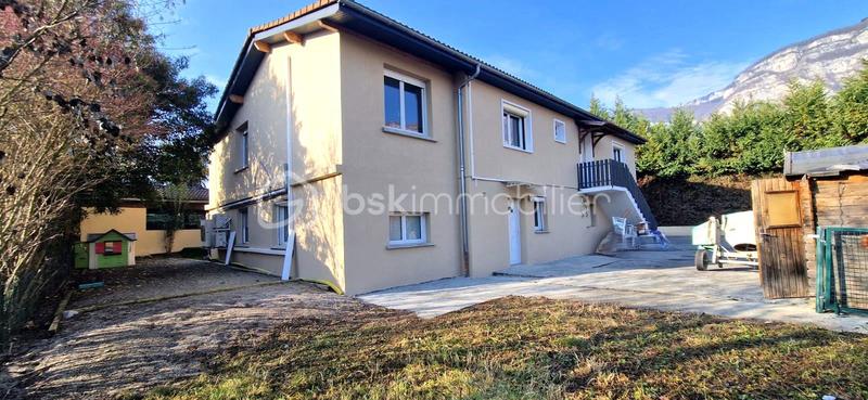 Maison - 194 m² - 8 pièces