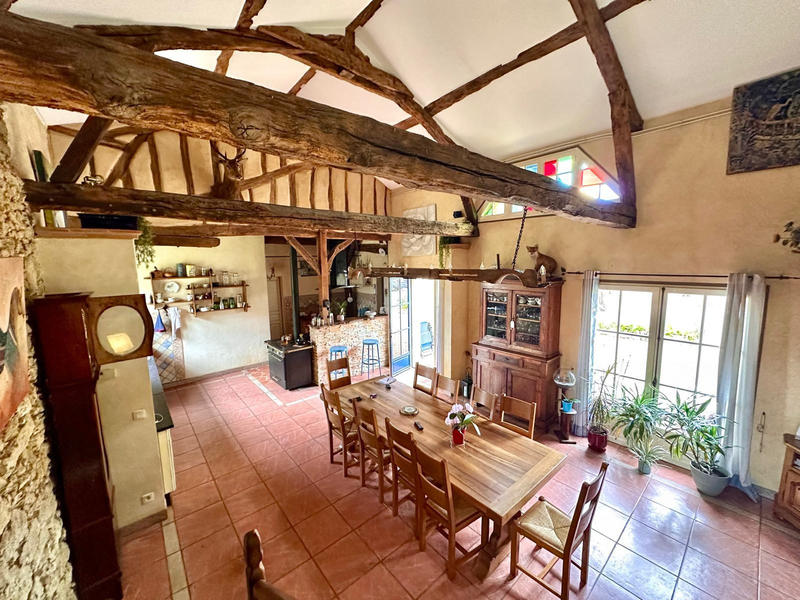 Maison - 375 m² - 17 pièces