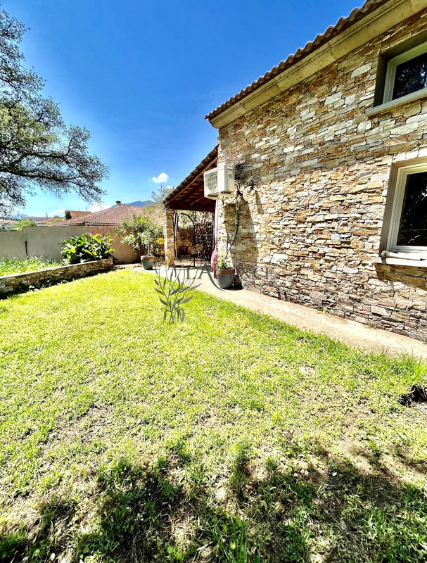 Villa - 315 m² - 15 pièces