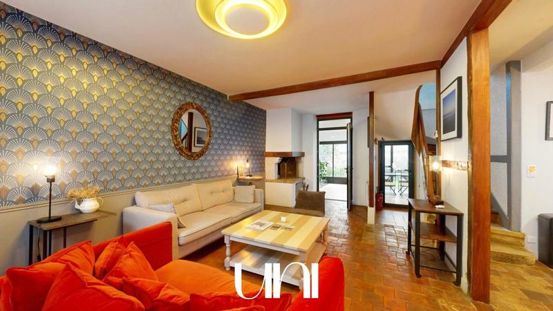 Propriété - 260 m² - 10 pièces