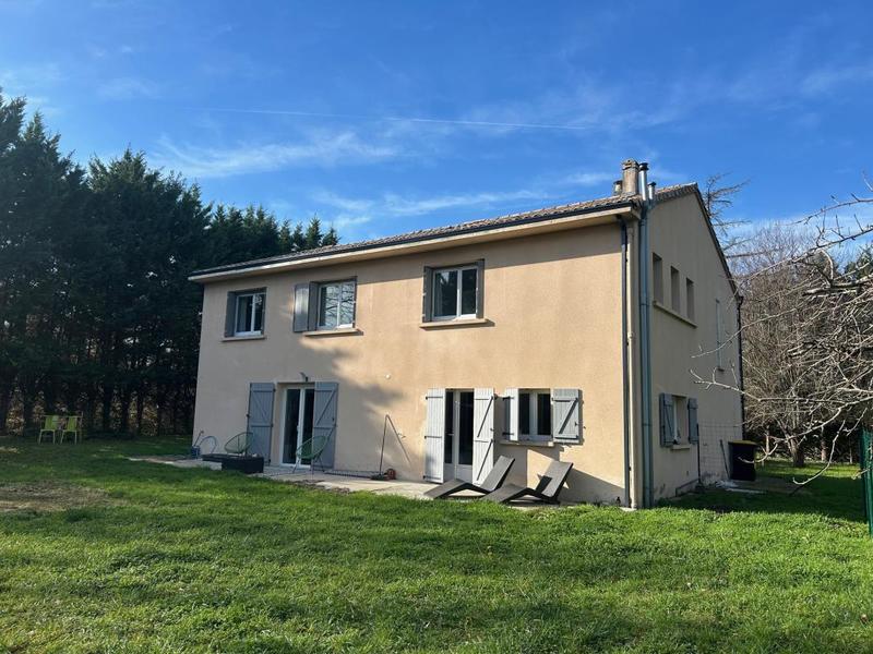 Propriété - 100 m² - 4 pièces