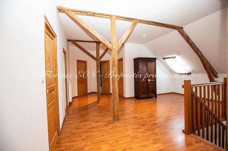 Maison - 225 m² - 7 pièces