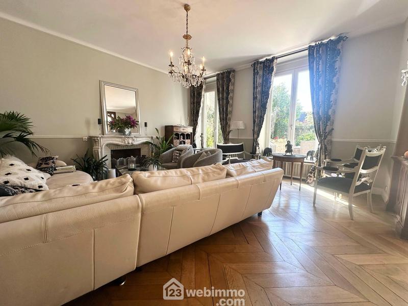 Maison de maîtres - 341 m² - 8 pièces