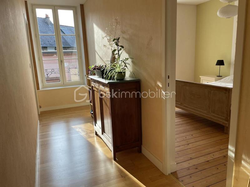 Maison - 181 m² - 8 pièces