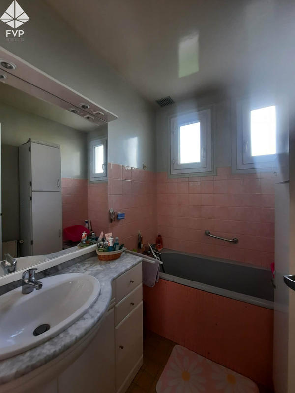 Maison - 90 m² - 6 pièces