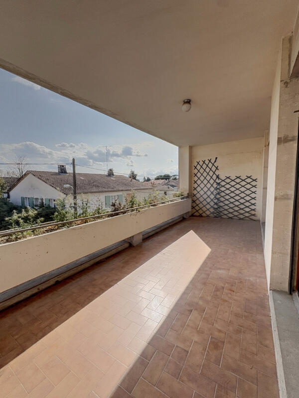 Appartement - 94 m² - 5 pièces