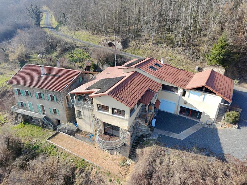 Maison - 528 m² - 17 pièces