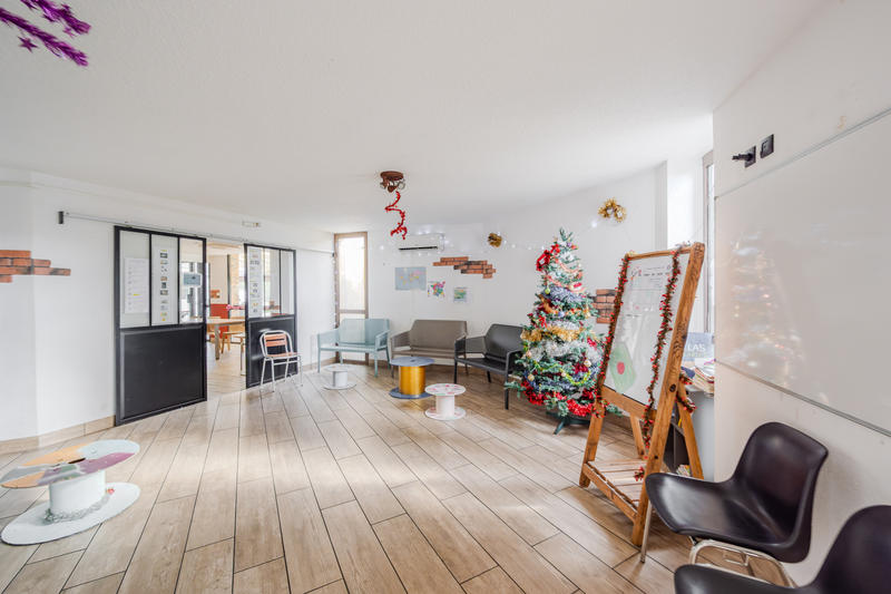 Immeuble - 1 465 m² - 60 pièces