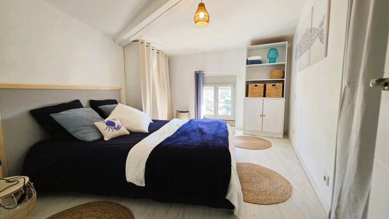 Maison - 240 m² - 8 pièces