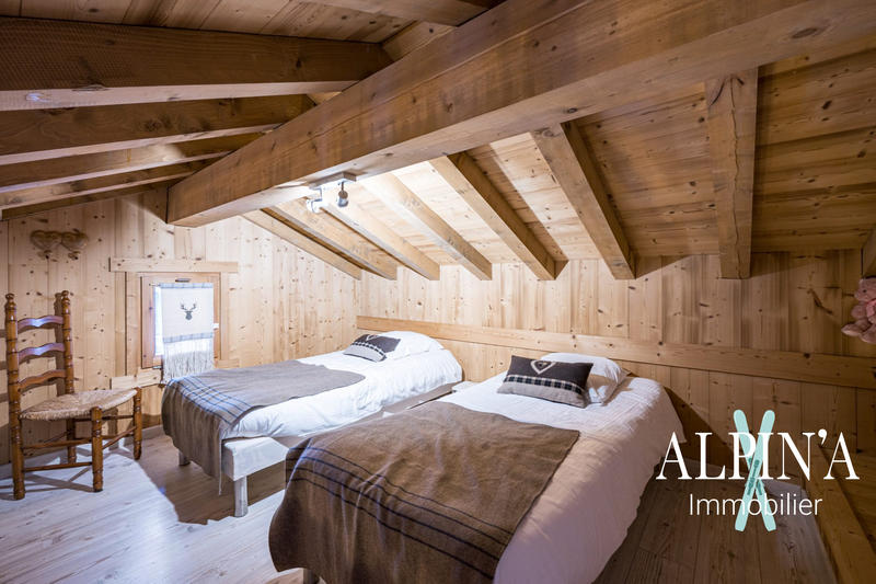 Châlet - 414 m² - 9 pièces