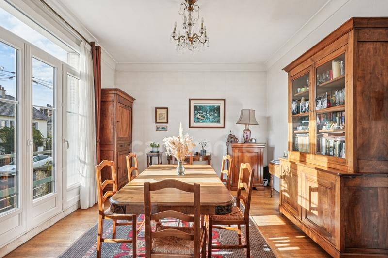 Maison - 188 m² - 9 pièces