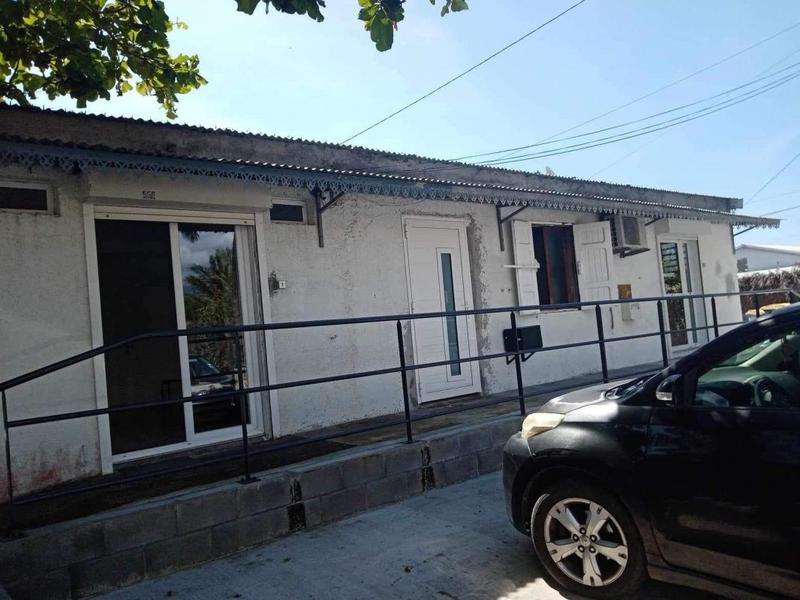 Local d'activités - 100 m² - 4 pièces