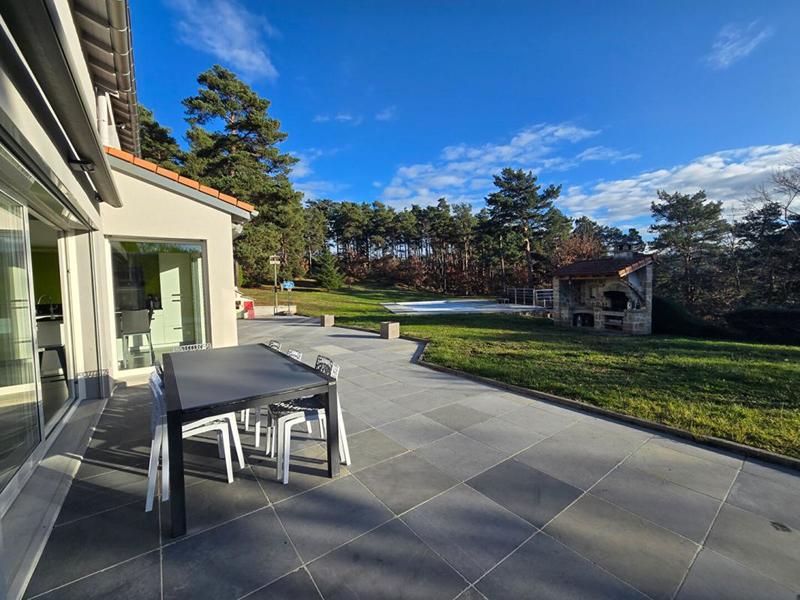 Maison - 204 m² - 8 pièces