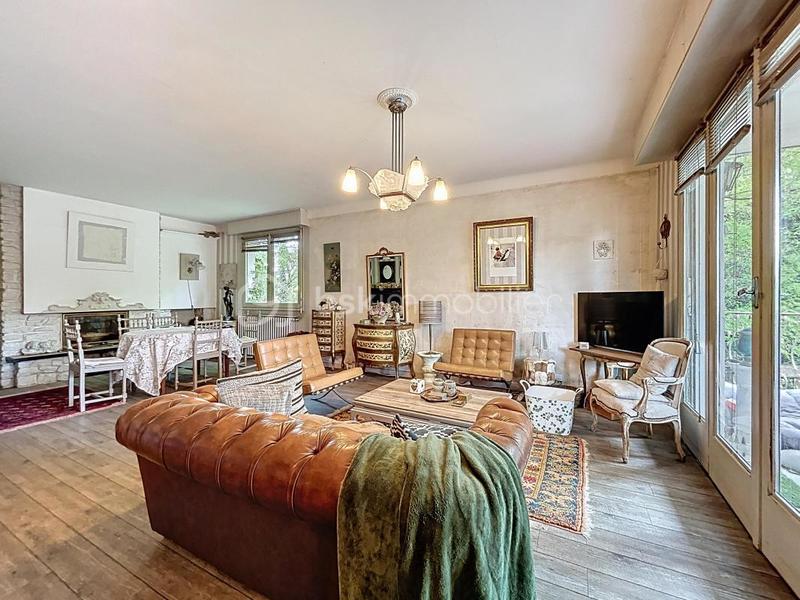 Maison - 200 m² - 8 pièces