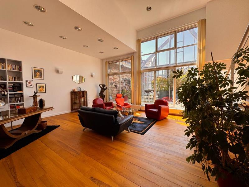 Loft - 176 m² - 4 pièces