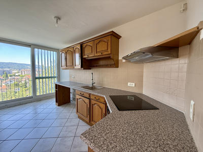 Appartement - 80 m² - 4 pièces