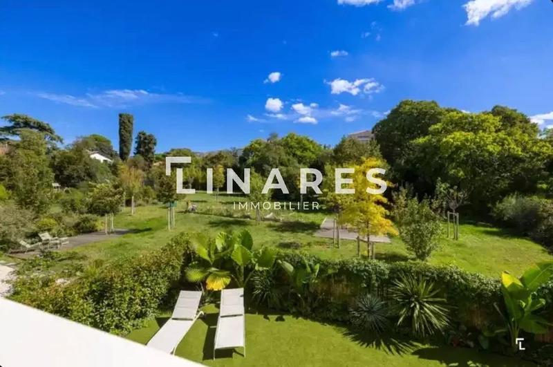 Appartement - 83 m² - 2 pièces