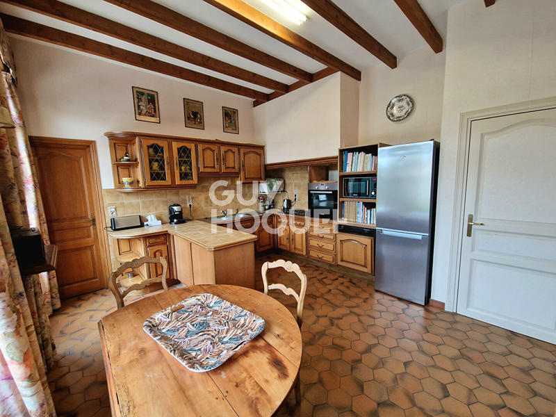 Maison - 210 m² - 8 pièces