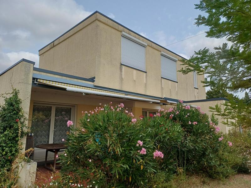 Maison - 207 m² - 9 pièces