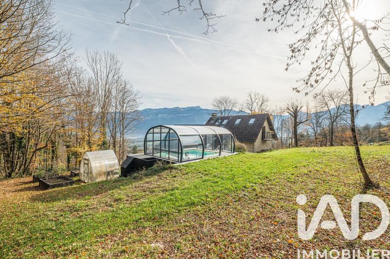 Maison - 254 m² - 7 pièces