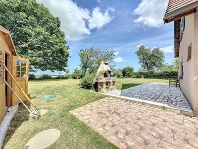 Maison - 140 m² - 5 pièces