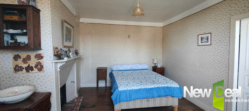 Demeure - 226 m² - 9 pièces